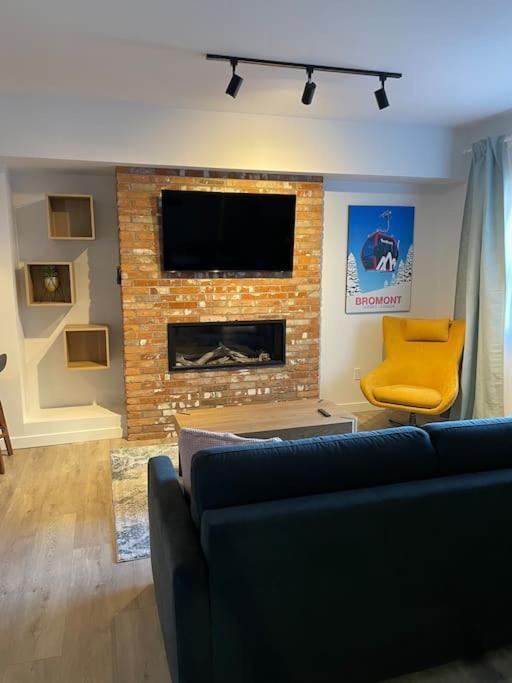 871 Shefford Suite 207 3Chambres Bromont Bagian luar foto